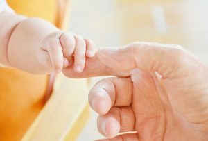 Read more about the article دور الأب في توفير بيئة صحية مناسبة لأطفاله وأسرته